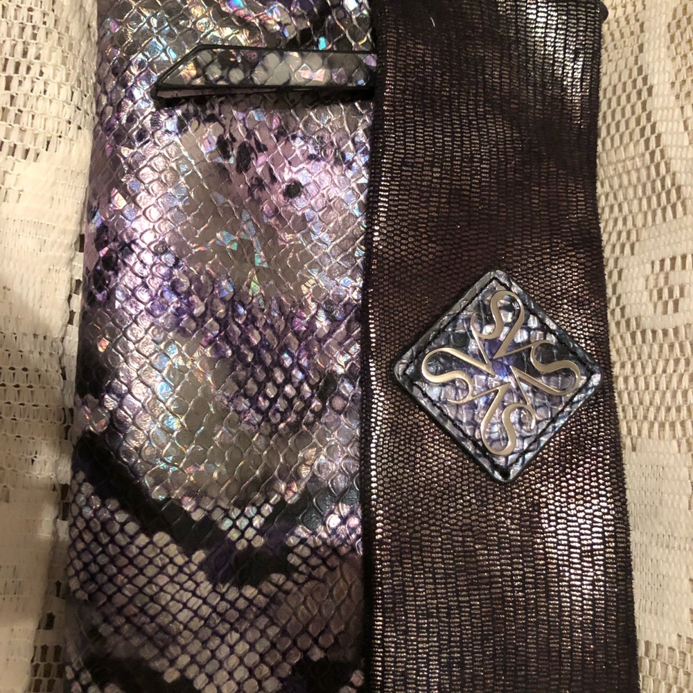 Simply Vera wristlet